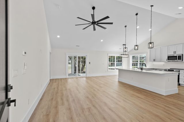 1312 Lakeside Dr., Conway, SC 29526