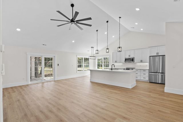 1312 Lakeside Dr., Conway, SC 29526