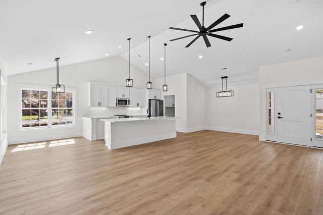 1312 Lakeside Dr., Conway, SC 29526