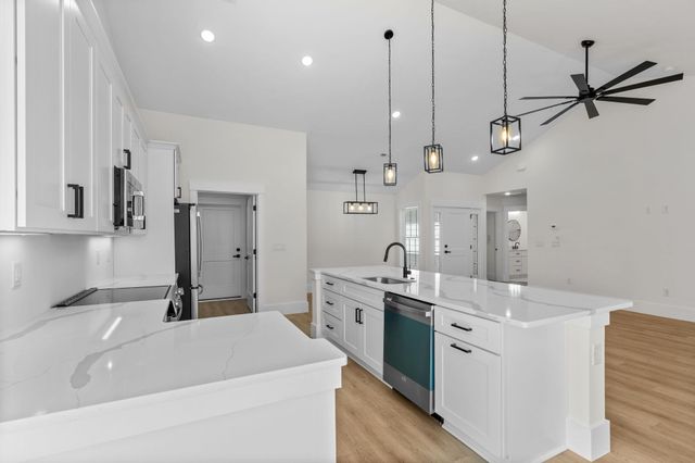 1312 Lakeside Dr., Conway, SC 29526