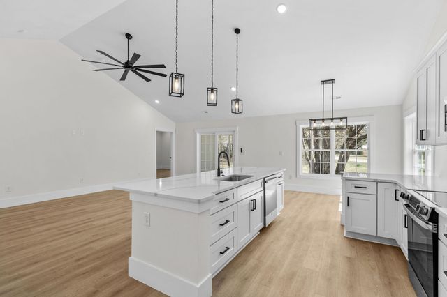 1312 Lakeside Dr., Conway, SC 29526