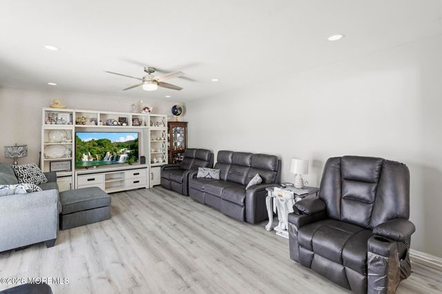 147 Locust Street, Tuckerton, NJ 08087