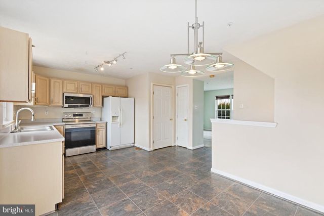 5206 CASTLESTONE DR, Baltimore, MD 21237