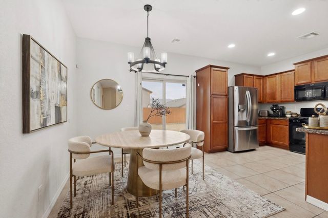1818 Buckskin Loop NE, Rio Rancho, NM 87144