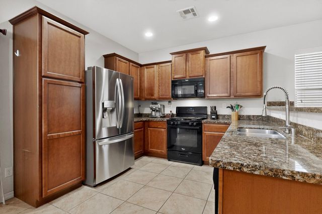 1818 Buckskin Loop NE, Rio Rancho, NM 87144