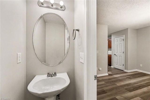 5205 Mystic Oak Drive, Browns Summit, NC 27214