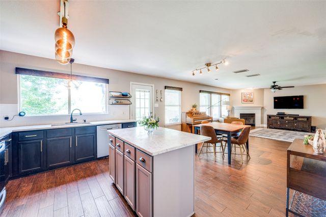 1405 Cardinal Way, Aubrey, TX 76227