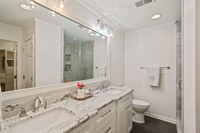 2211 WICKERSHAM LN, Germantown, TN 38139