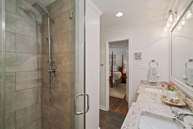 2211 WICKERSHAM LN, Germantown, TN 38139