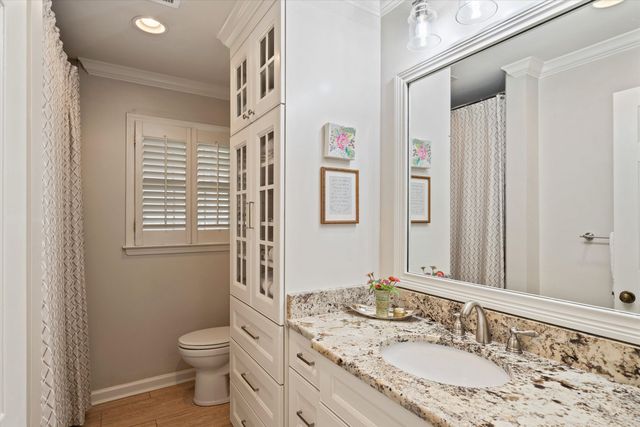 2211 WICKERSHAM LN, Germantown, TN 38139