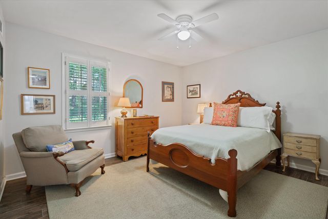 2211 WICKERSHAM LN, Germantown, TN 38139