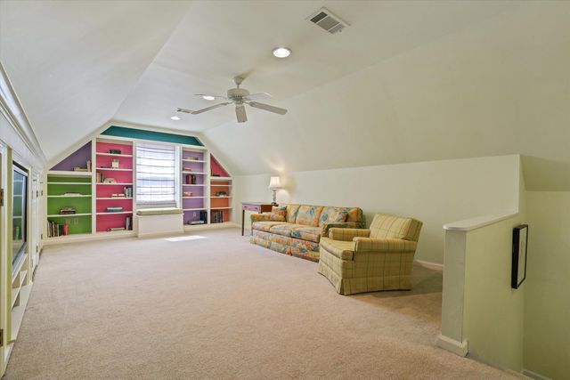 2211 WICKERSHAM LN, Germantown, TN 38139