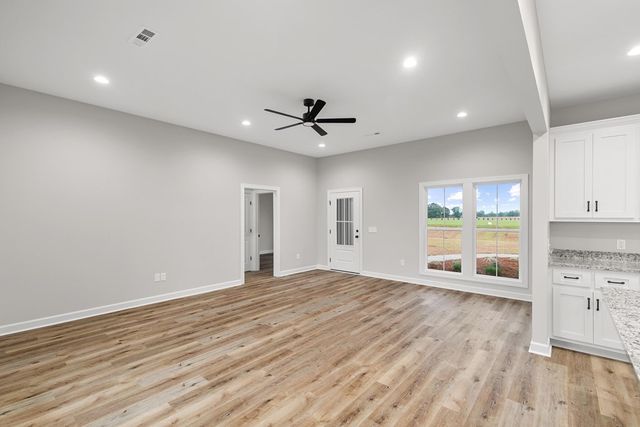 130 Benfield, Headland, AL 36345