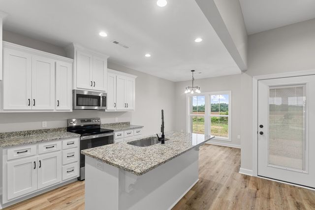 130 Benfield, Headland, AL 36345