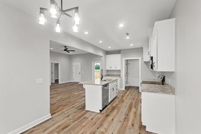 130 Benfield, Headland, AL 36345
