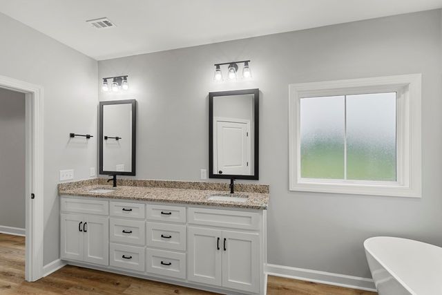 130 Benfield, Headland, AL 36345