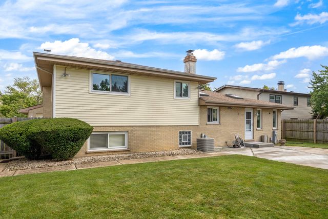 1210 N Keebie Court, Addison, IL 60101