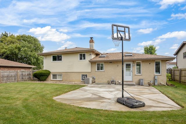 1210 N Keebie Court, Addison, IL 60101