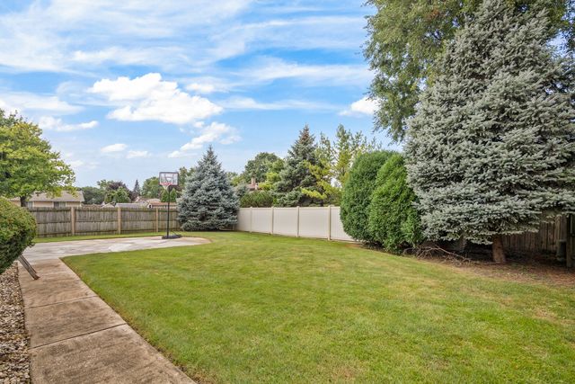 1210 N Keebie Court, Addison, IL 60101