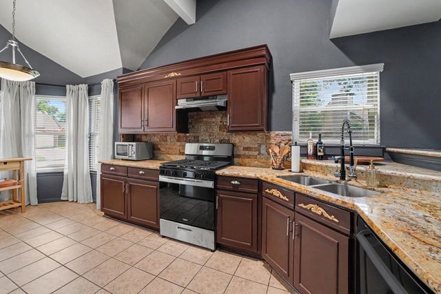 9638 W Withers Way Circle, Houston, TX 77065