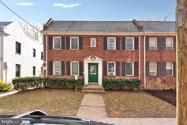 4482 MACARTHUR BLVD NW, Washington, DC 20007