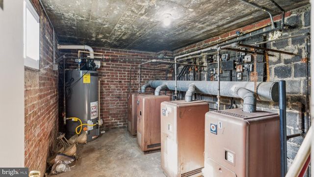 4482 MACARTHUR BLVD NW, Washington, DC 20007