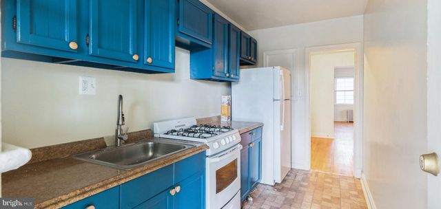 4482 MACARTHUR BLVD NW, Washington, DC 20007