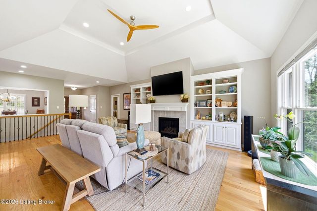 2302 Clemons Way, Louisville, KY 40023
