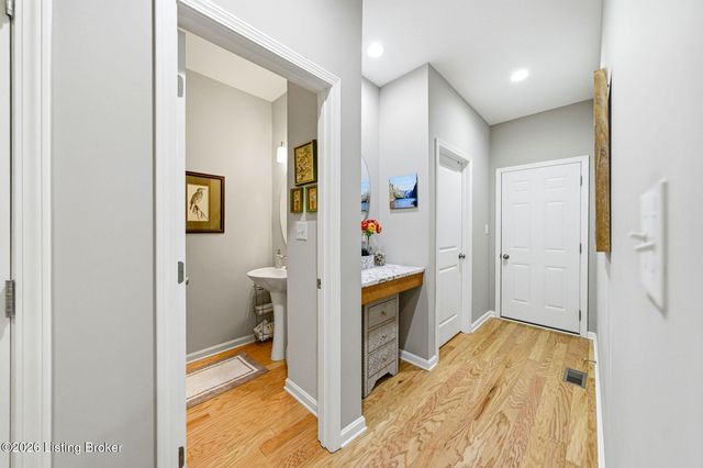 2302 Clemons Way, Louisville, KY 40023