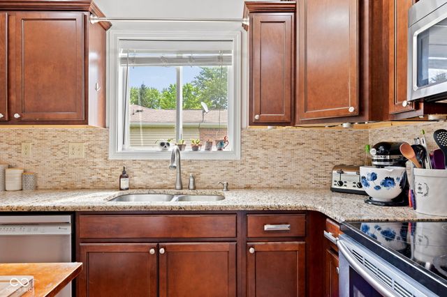 7814 Hampton Place, Fishers, IN 46038