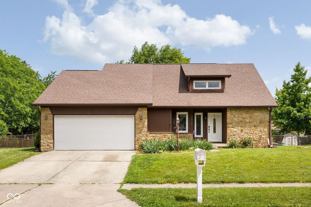 7814 Hampton Place, Fishers, IN 46038
