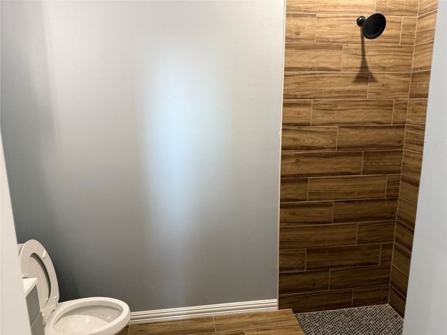 1405 County Road 247, Valley View, TX 76272