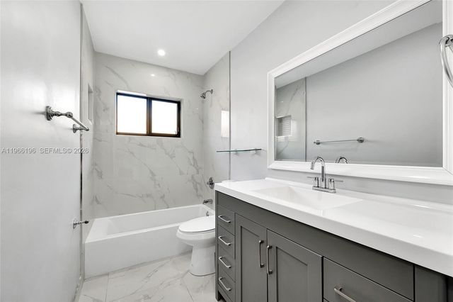 2221 Charleston St, Hollywood, FL 33020