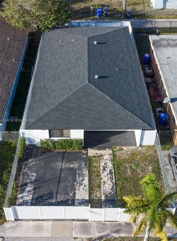 2221 Charleston St, Hollywood, FL 33020