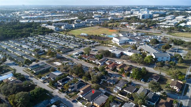 2221 Charleston St, Hollywood, FL 33020