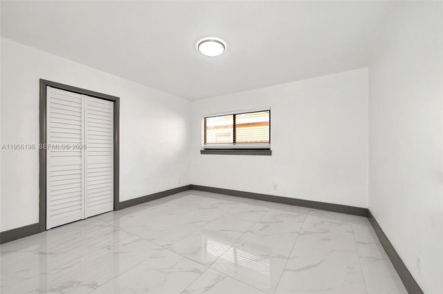 2221 Charleston St, Hollywood, FL 33020