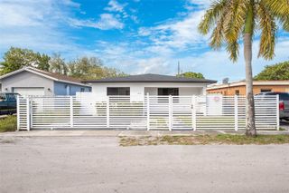 2221 Charleston St, Hollywood, FL 33020