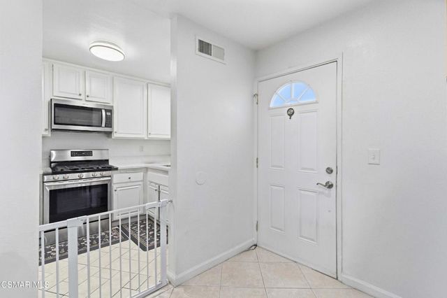 3444 Lockwood Court 18, Simi Valley, CA 93063