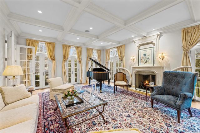 338 Kenilworth Avenue, Kenilworth, IL 60043