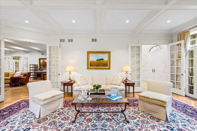 338 Kenilworth Avenue, Kenilworth, IL 60043