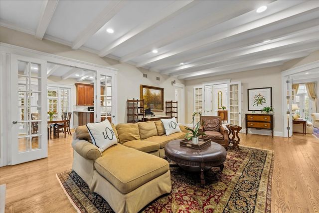 338 Kenilworth Avenue, Kenilworth, IL 60043