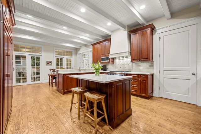 338 Kenilworth Avenue, Kenilworth, IL 60043