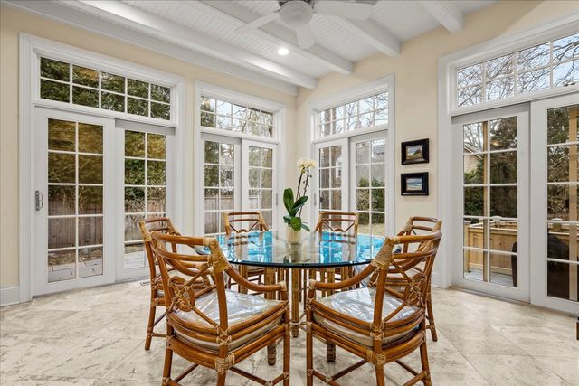 338 Kenilworth Avenue, Kenilworth, IL 60043