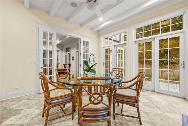 338 Kenilworth Avenue, Kenilworth, IL 60043