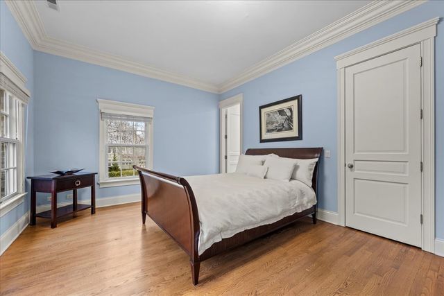 338 Kenilworth Avenue, Kenilworth, IL 60043