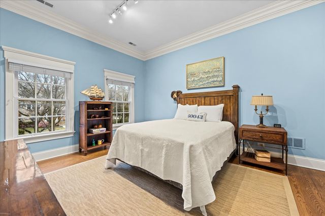 338 Kenilworth Avenue, Kenilworth, IL 60043