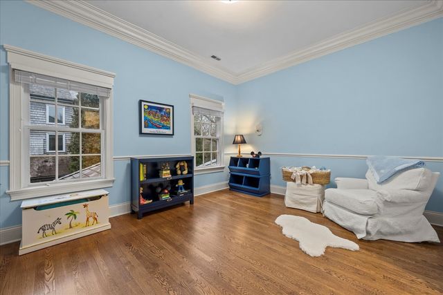 338 Kenilworth Avenue, Kenilworth, IL 60043