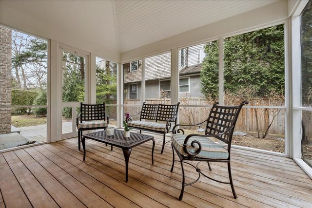 338 Kenilworth Avenue, Kenilworth, IL 60043