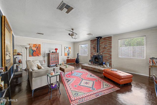 1202 E BECKER Lane, Phoenix, AZ 85020