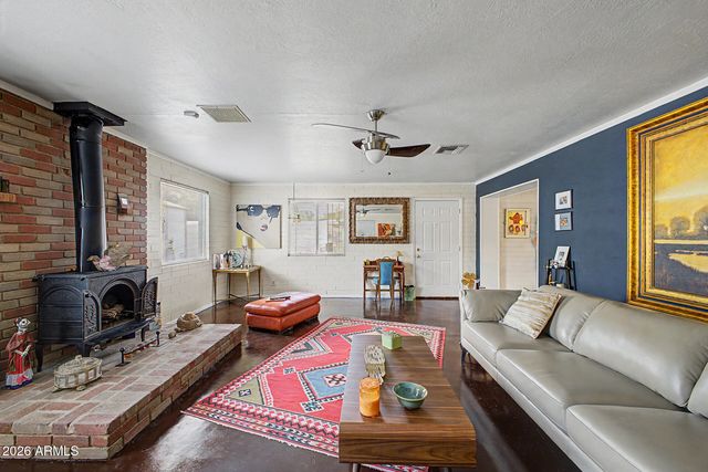 1202 E BECKER Lane, Phoenix, AZ 85020
